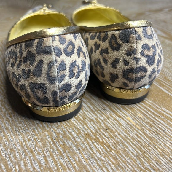 EMY MACK Leopard Leather Gold Pointy Flats 6 - Picture 9 of 12